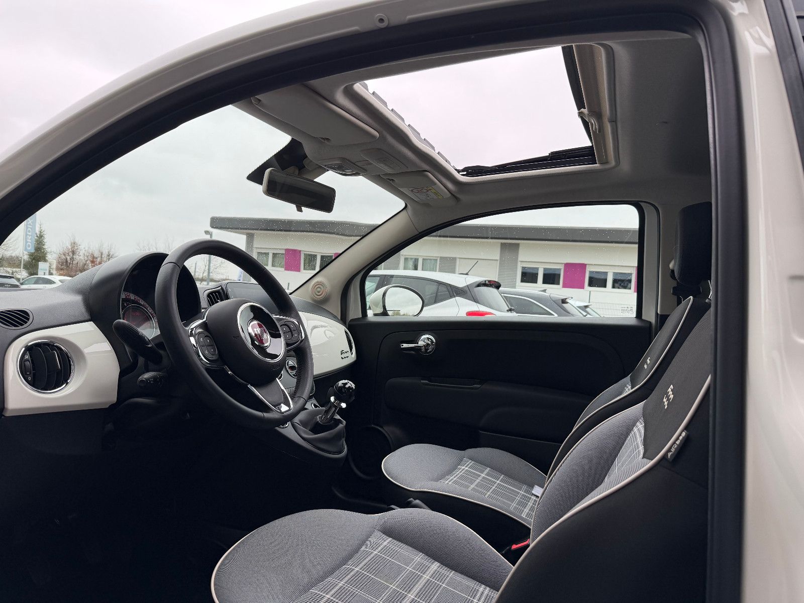 Fahrzeugabbildung Fiat 500 Lounge