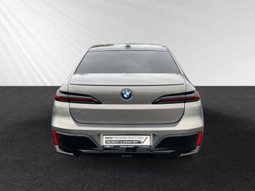 BMW 750 - 8