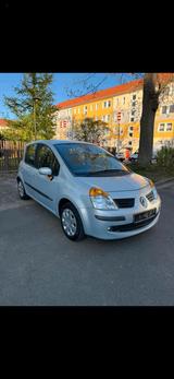 Renault 1.6 Benzin - gebrauchte Renault Clio aus dem Jahr 2005