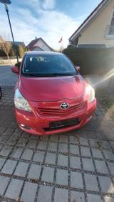 Toyota Verso 1.8l Valvematic Life  - rote Toyota Verso
