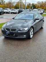 BMW 335i Coupé - - BMW 335 aus 2007: Coupe, 335i