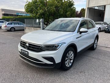 Volkswagen Tiguan - 8