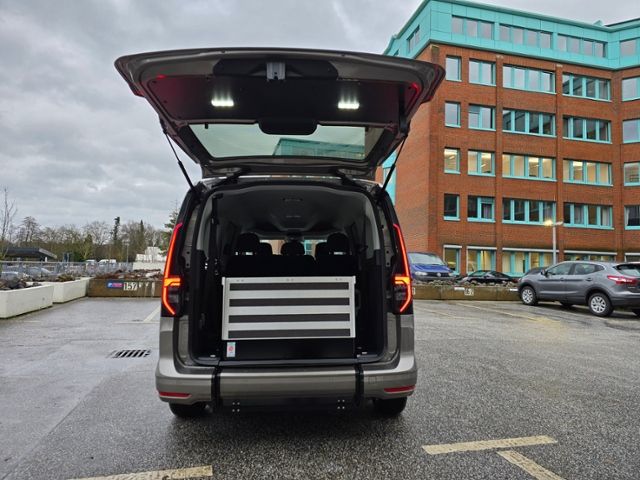 Fahrzeugabbildung Volkswagen Caddy Life Maxi inkl. Rollstuhlrampe