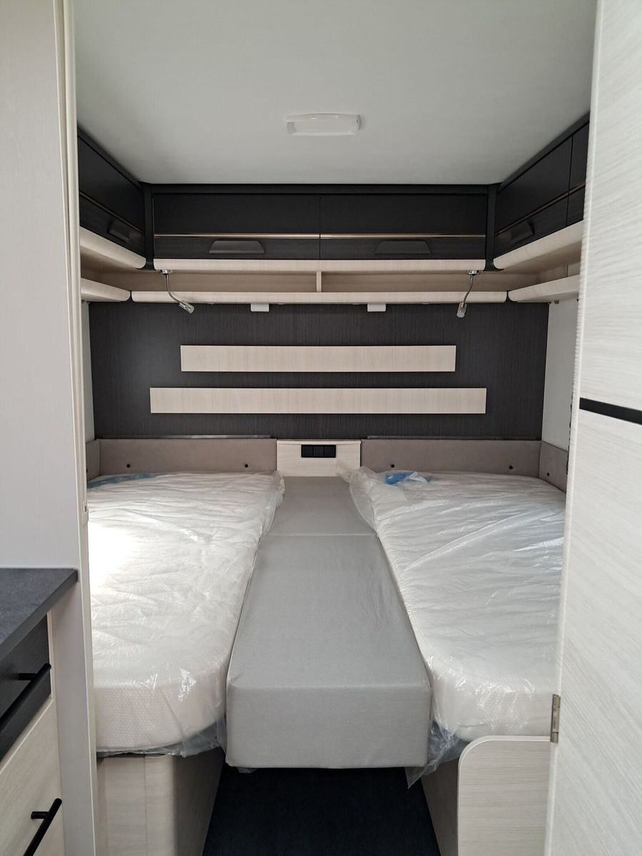 Fahrzeugabbildung Sterckeman Open Edition 522LJ 1800 kg; Truma C4, Trittstufe