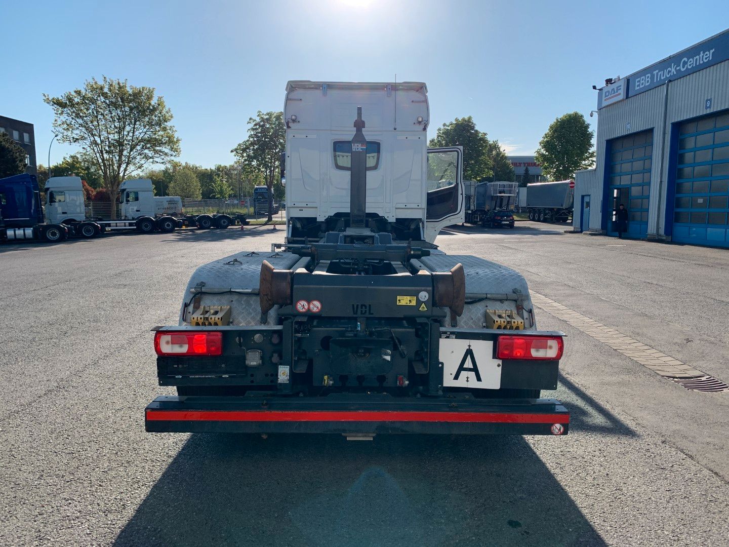 Fahrzeugabbildung DAF FAN XF 480 VDL Abrollkipper