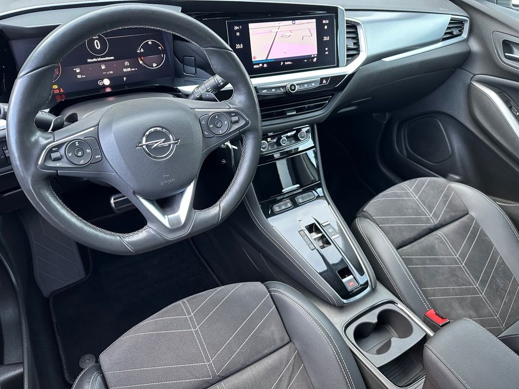Fahrzeugabbildung Opel Grandland 1.5 D Automatik Elegance NAV+MATRIX