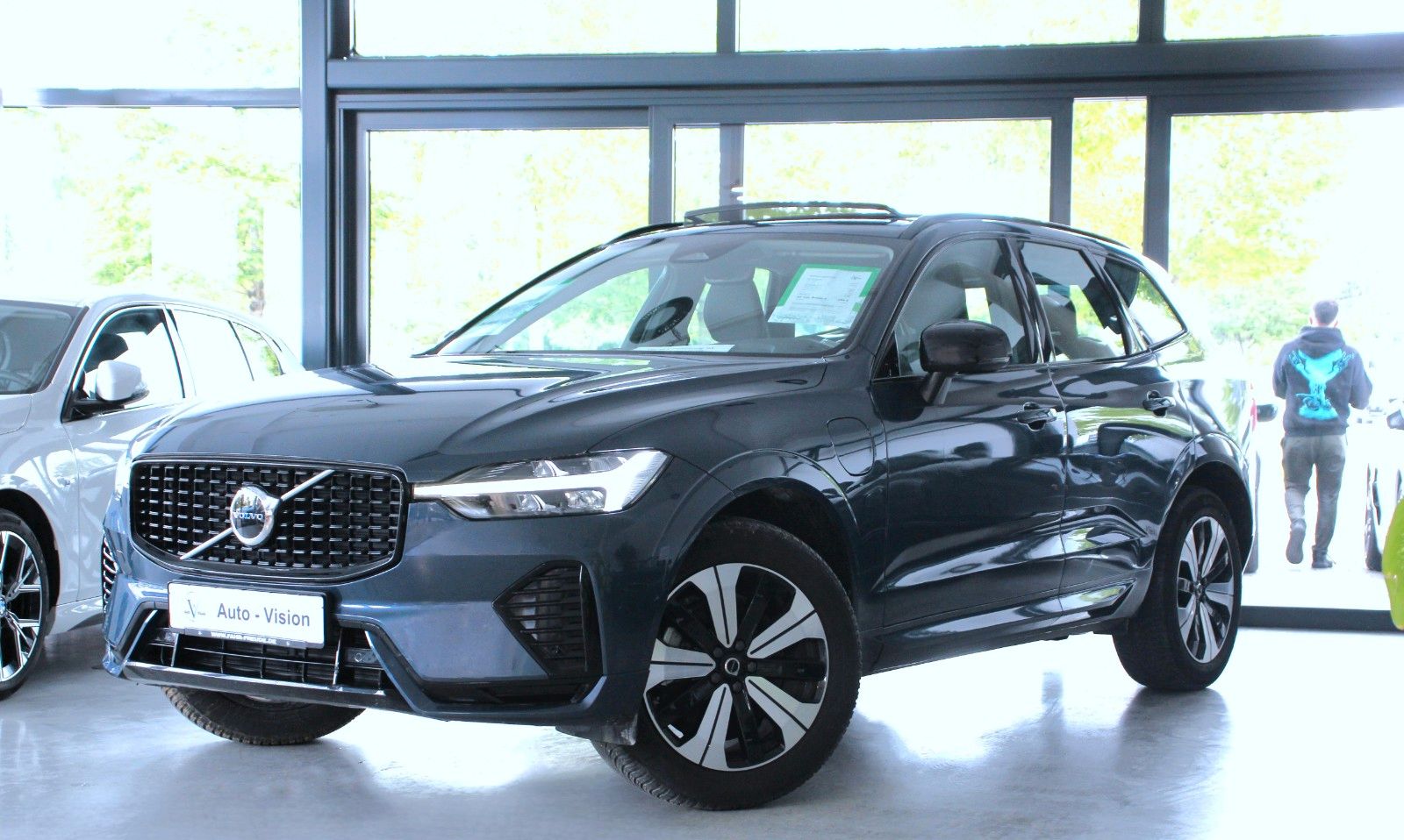 Volvo XC60 T6 AWD PI-Hybrid Plus Dark *LED*StHz*KAM