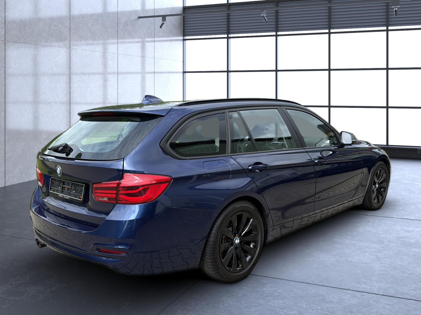 Fahrzeugabbildung BMW 320 i Touring / AHK / unfallfrei