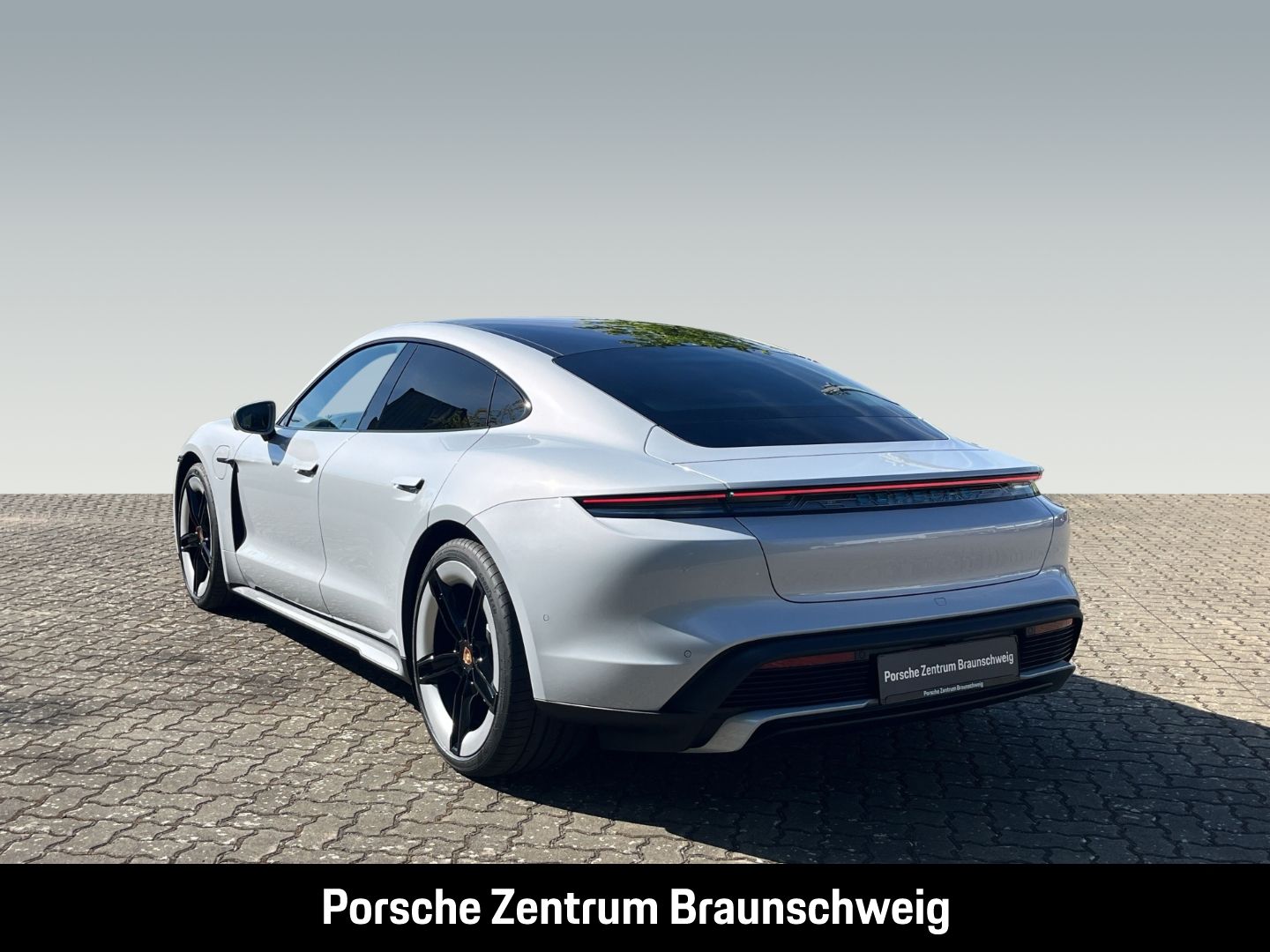 Porsche Taycan 4S Black Edition InnoDrive HA-Lenkung imagem 3