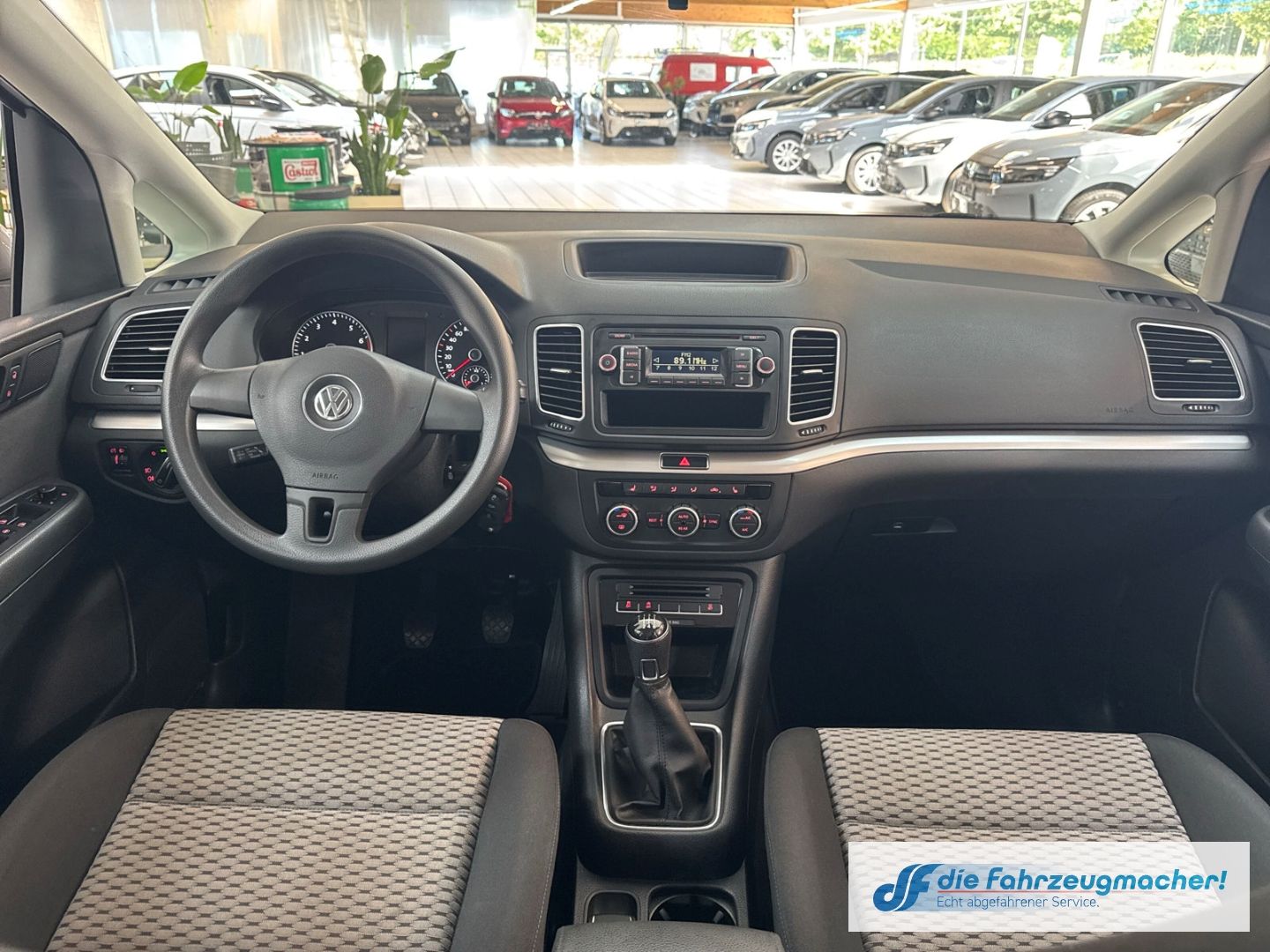 Fahrzeugabbildung Volkswagen Sharan Trendline BMT Dyn. Kurvenlicht Mehrzonenk