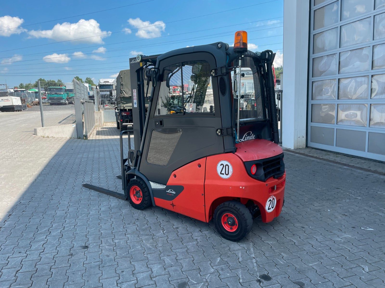 Fahrzeugabbildung Linde H14D-01 / HH 4,6m / 1.453h / Diesel / SS / Waage