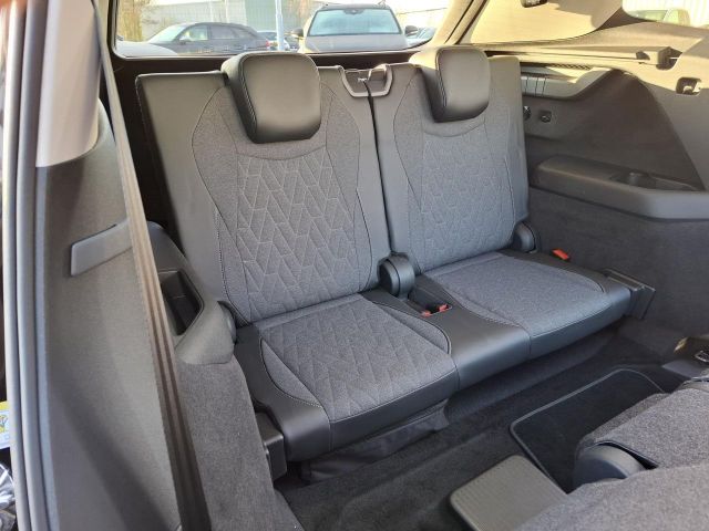 TAYRON 2.0 TDI DSG LIFE AZV+LED+CAM+7-SITZE