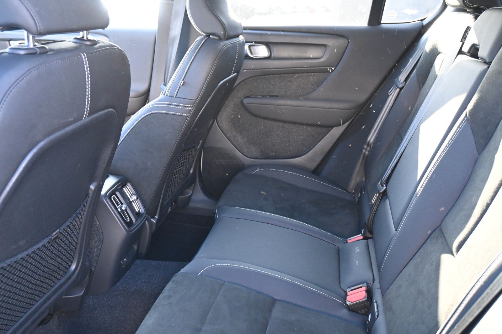 Fahrzeugabbildung Volvo C40 Recharge Pure Electric Plus *LED*STHZ*BLIS