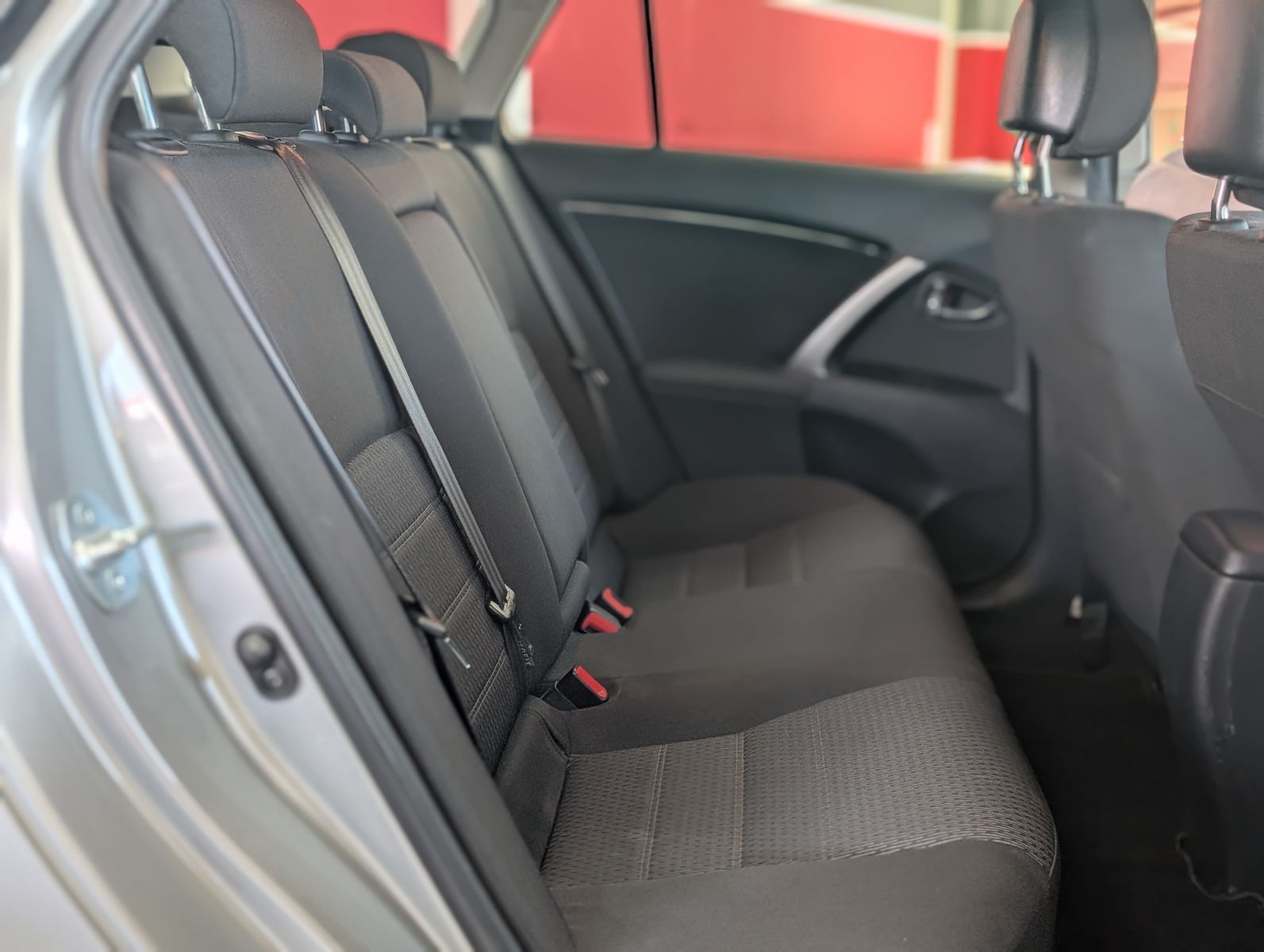 Fahrzeugabbildung Toyota Avensis Life Bi-XENON TEMPOMAT KLIMA KAMERA SHZ