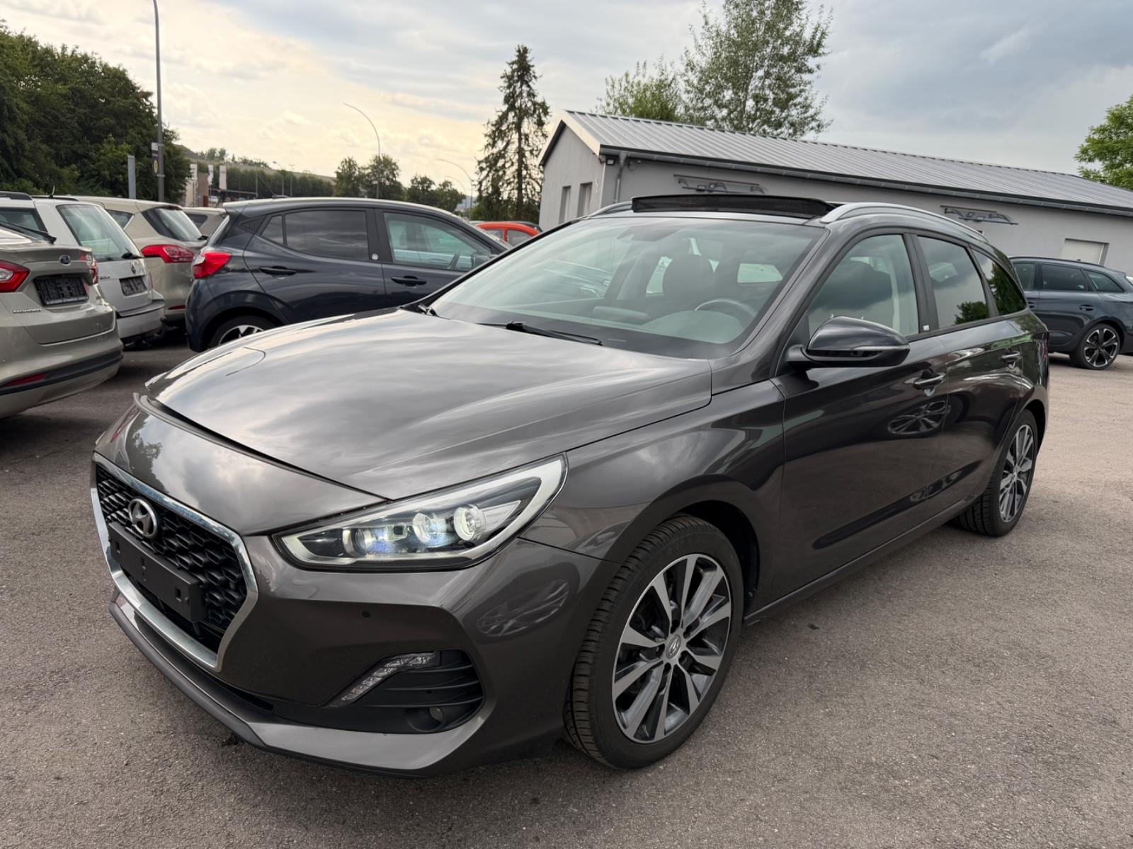 Hyundai i30 cw YES! Plus Xenon*Panorama*Kamera