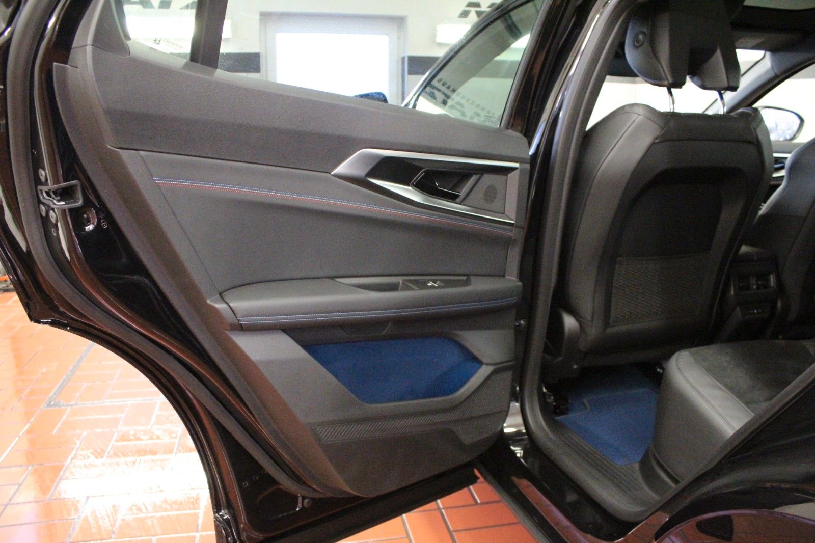 Fahrzeugabbildung Renault Rafale Hybrid E-Tech 4x4 300 PHEV Atelier Alpine