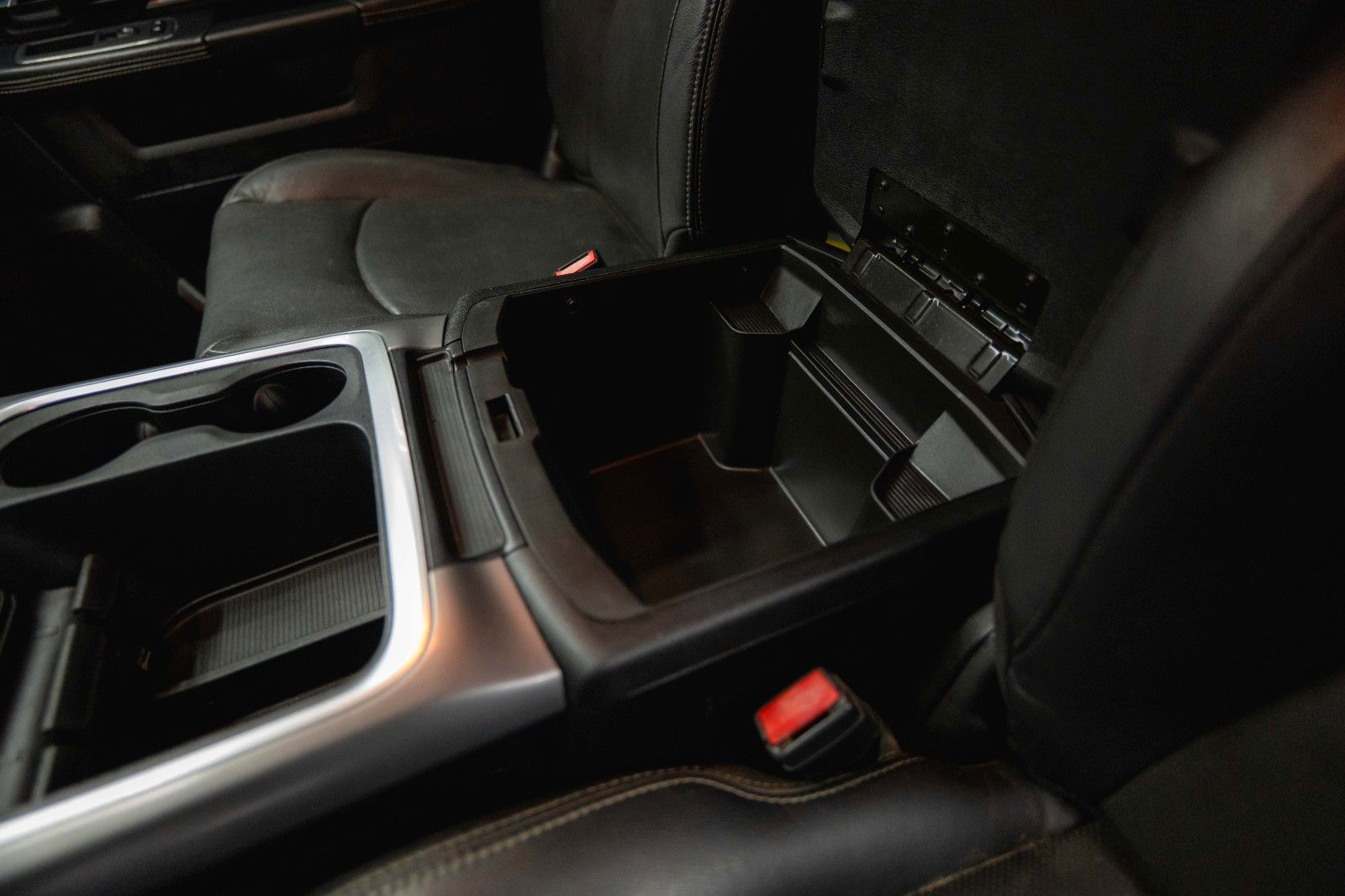 Fahrzeugabbildung Dodge RAM 5.7 V8 HEMI 4x4 Sport OFFROAD Night WARLOCK