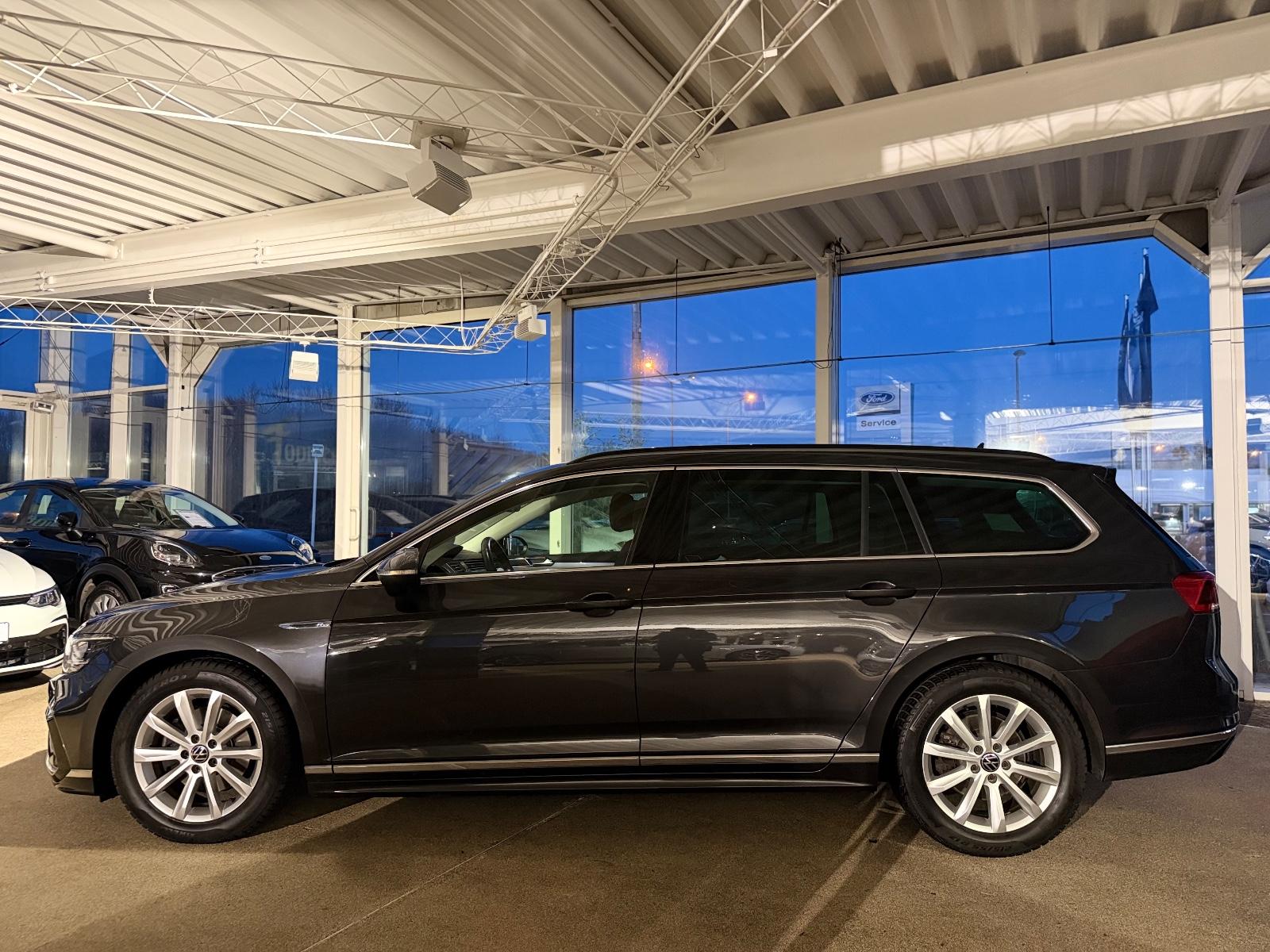 Volkswagen Passat Passat*Variant*2.0 TDI*DSG*R-Line*AHK*CAM*LED*LM, миниатюра 16