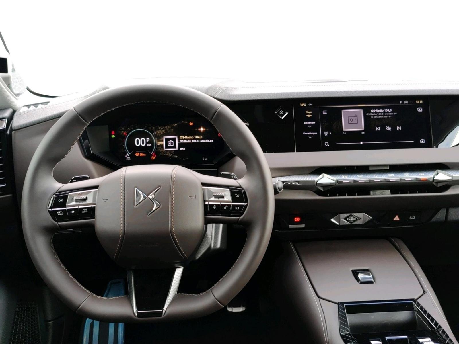DS Automobiles N°4 ÉTOILE + Nappa BlueHDi 131 PS