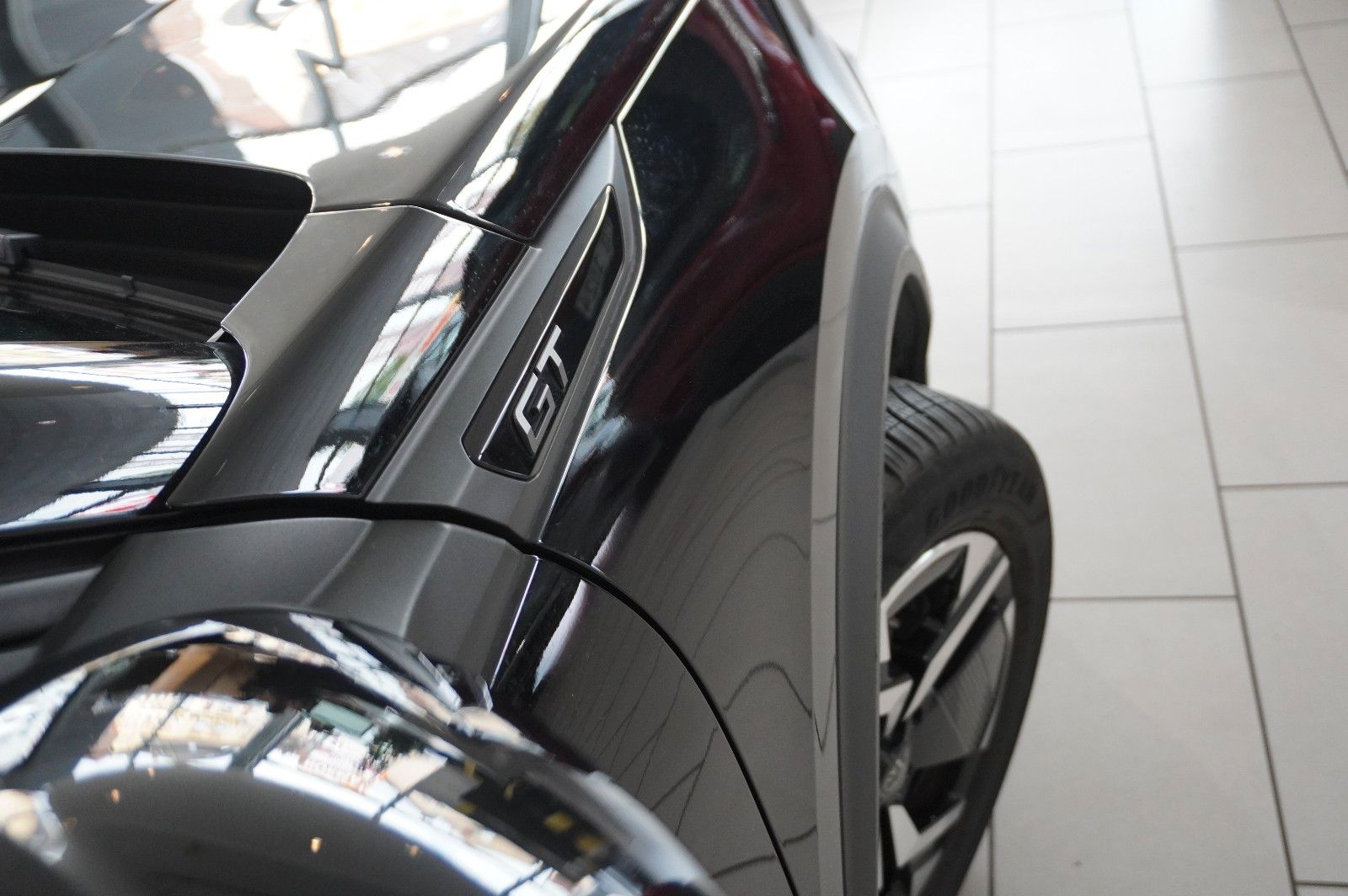 Fahrzeugabbildung Peugeot 2008 1.2 HYBRID GT E-DSC NAVI/LED/KAMERA/SPORT