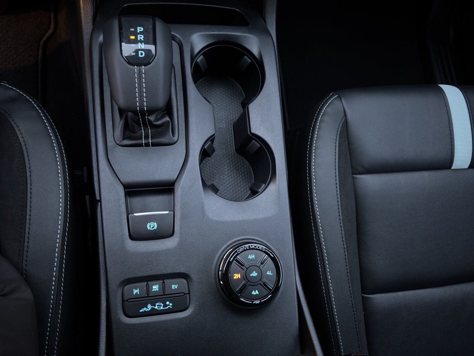 Fahrzeugabbildung Ford Ranger Plug-in-Hybrid Stormtrak e-4WD Doppelkab