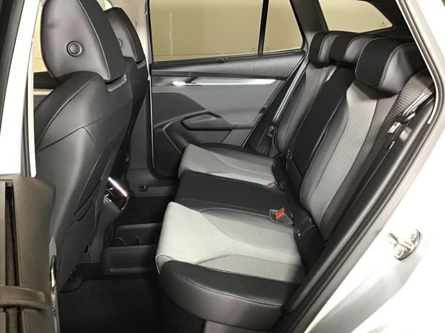 Fahrzeugabbildung Skoda Enyaq 60 Wärmepumpe/Navi/SHZ/Kamera/SOH-Zertifik