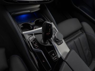 Fahrzeugabbildung BMW 540d xD Tour M Sport HUD HiFi Laserlicht 19``