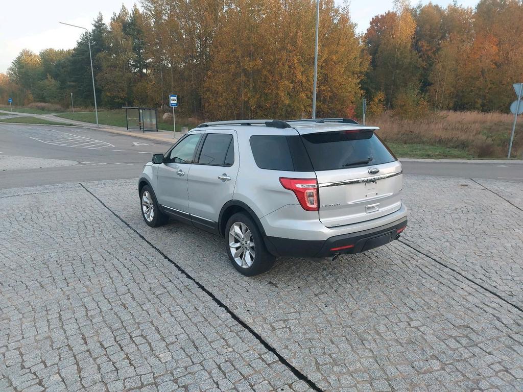 Ford Explorer