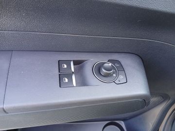 Ford Tourneo Courier 1.0 EcoBoost Trend Kam.+PDC+AUT