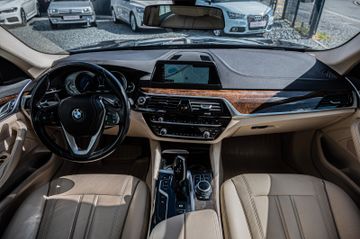 Fahrzeugabbildung BMW 530 e Luxury Line |LEDER|PDC|LED|NAVI|SHZ