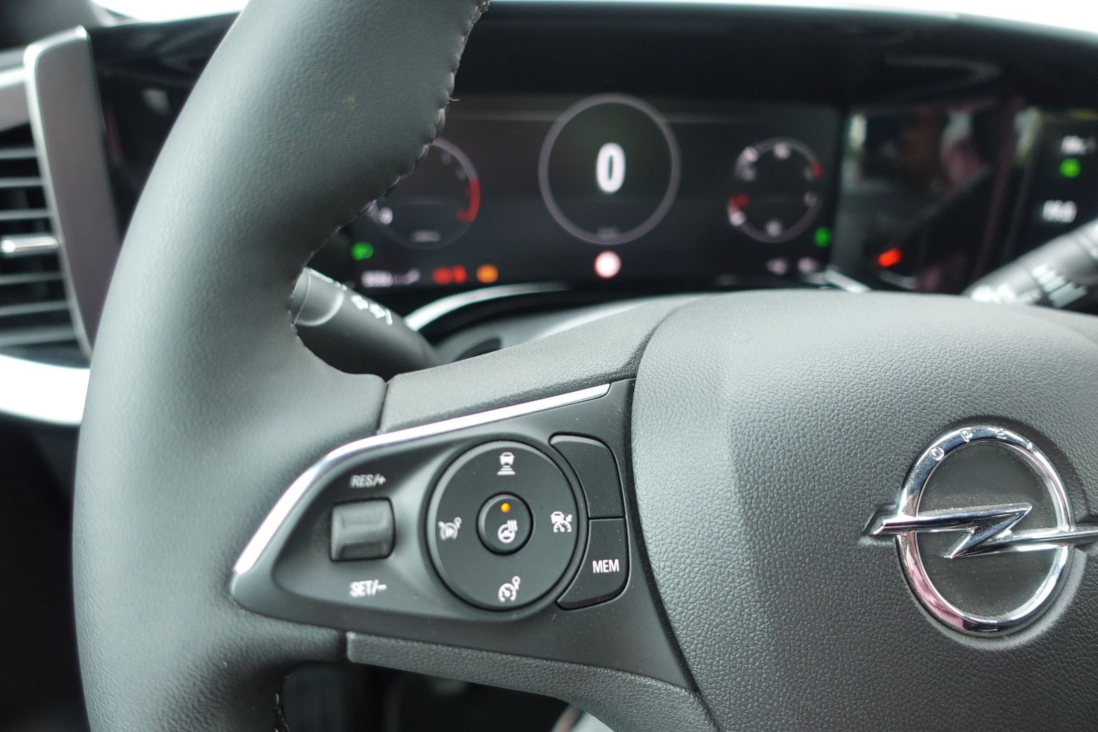 Fahrzeugabbildung Opel Mokka 1.2Turbo Ultimate Navi, Sitzh.,Kamera,PDC