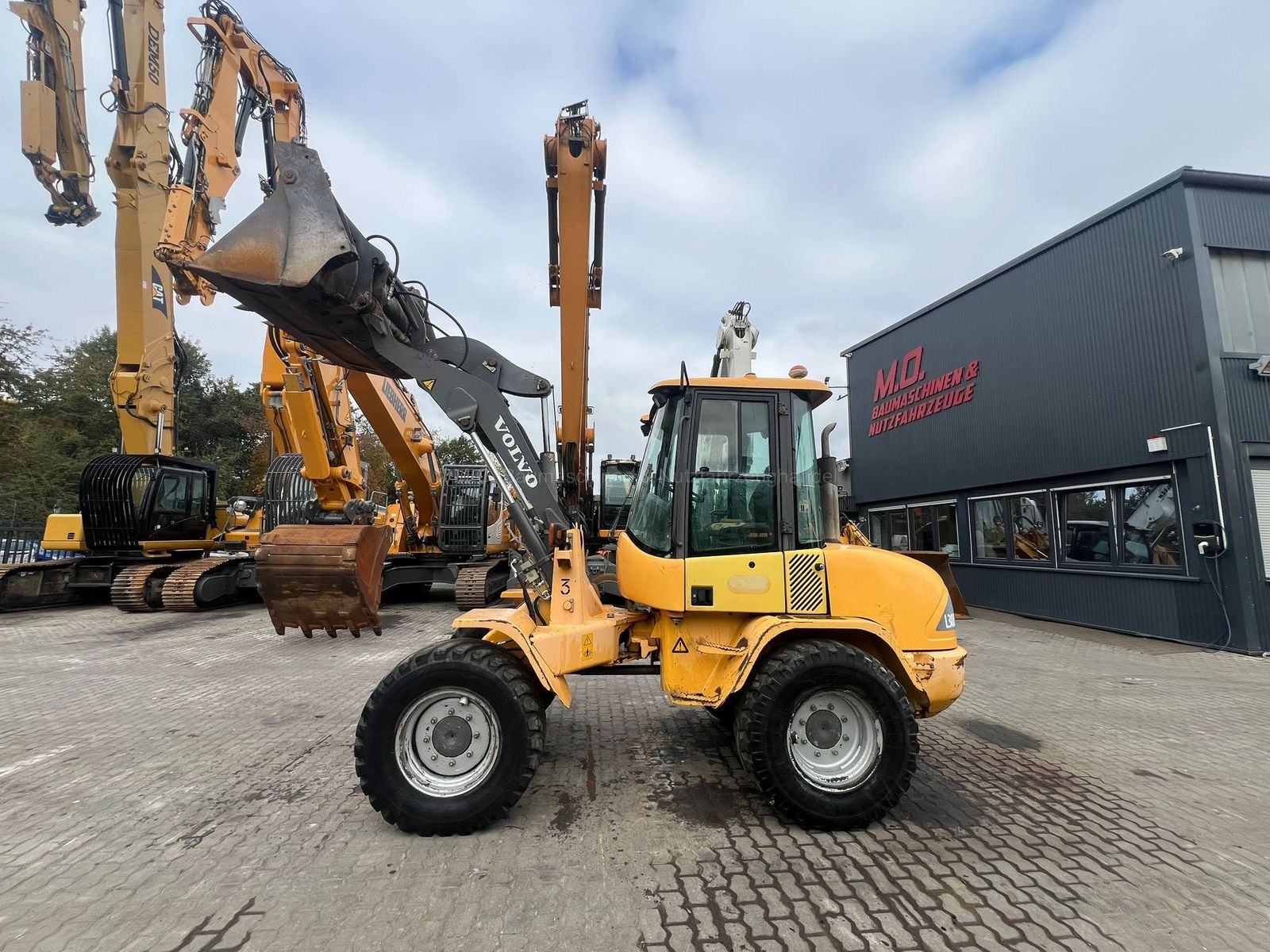 Fahrzeugabbildung Volvo Volvo L30B