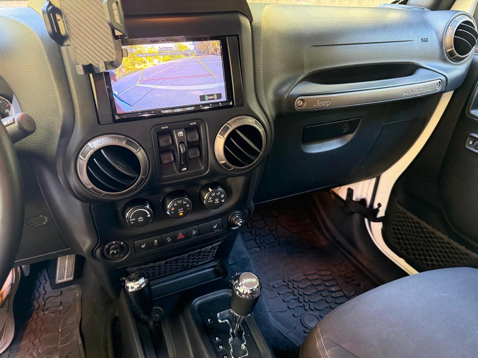 Jeep Wrangler Unlimited Sport 3.6 V6 284ch - 1 ère main - Carnet entretien - Toit ouvrant - Sièges chauffants
