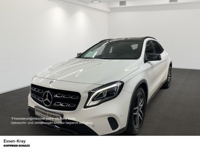 MERCEDES-BENZ GLA 180 Urban LED Navi Kamera Pano Sitzheizung