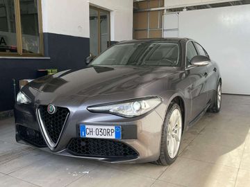 Alfa-Romeo Giulia - 1