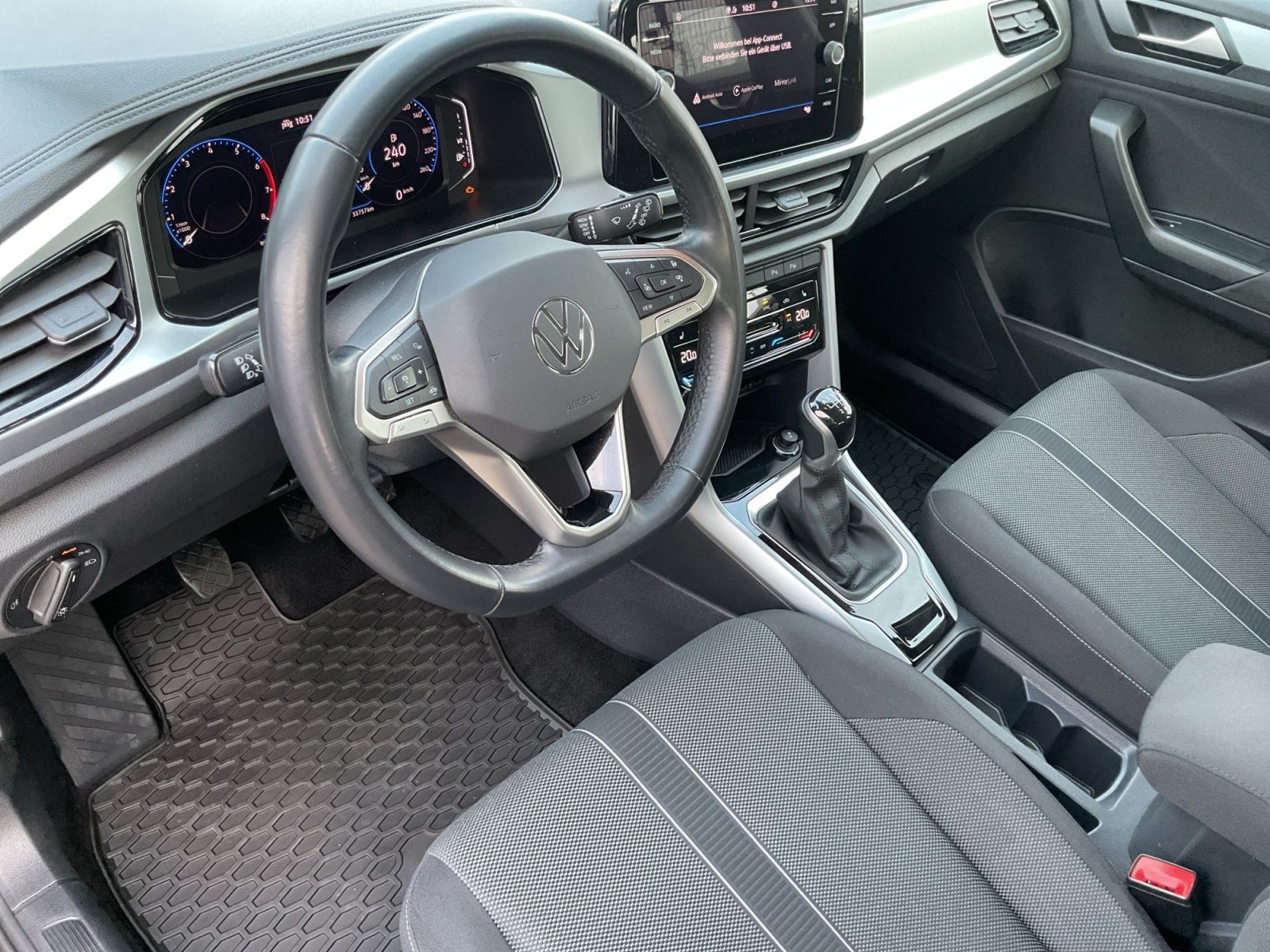 Volkswagen T-Roc - Bild 10