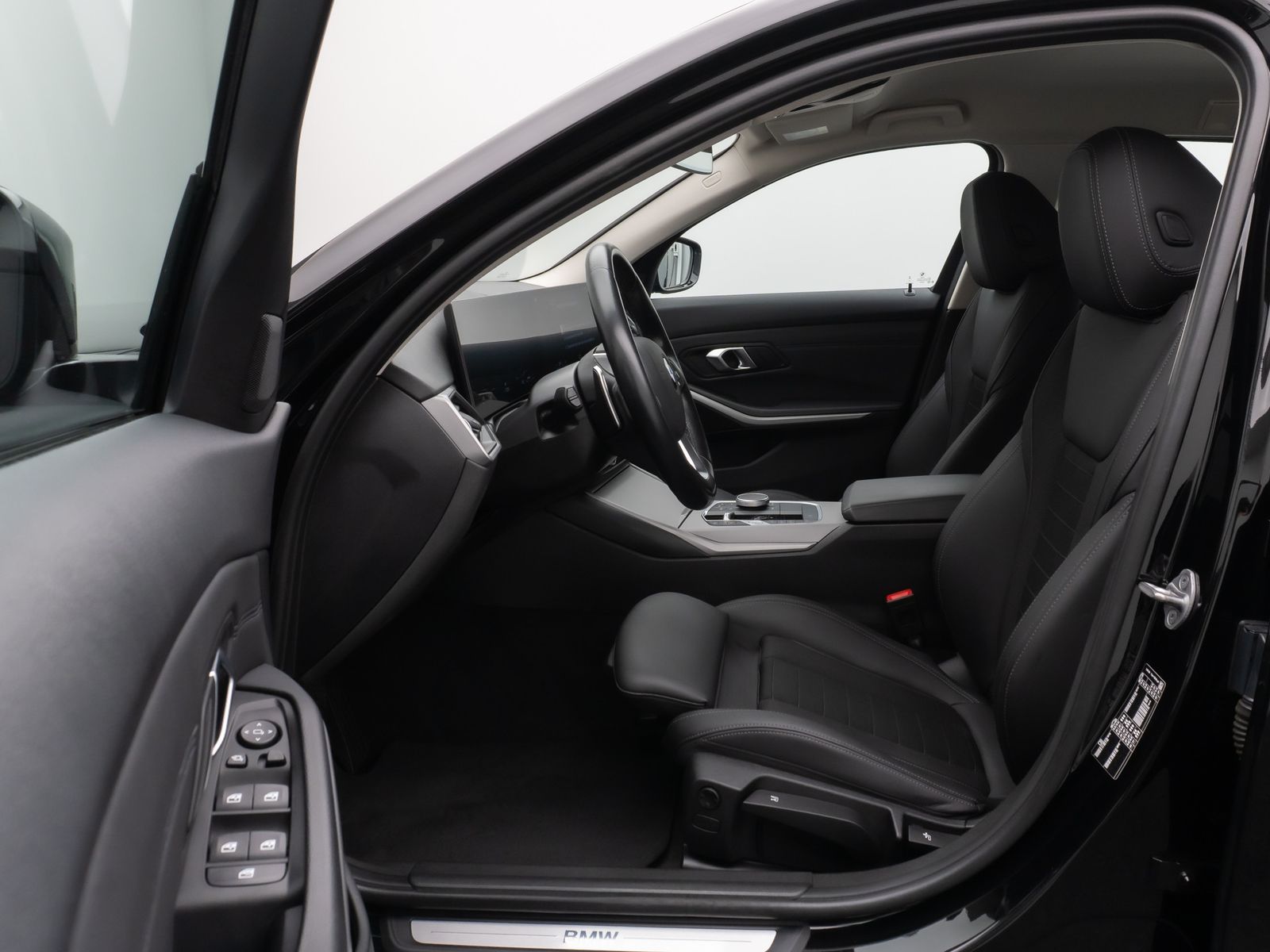 Fahrzeugabbildung BMW 320d Kamera DAB HiFi Leder Komfort Sport LED