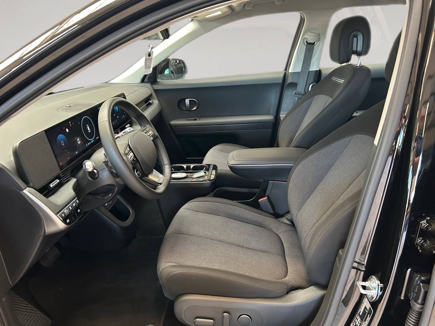Fahrzeugabbildung Hyundai IONIQ 5 84 kWh (229 PS) 2WD DYNAMIQ, el. Heckkla