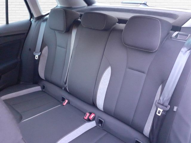 Fahrzeugabbildung SKODA Kamiq 1,0 TSI Selection DSG KLIMA LED ALU