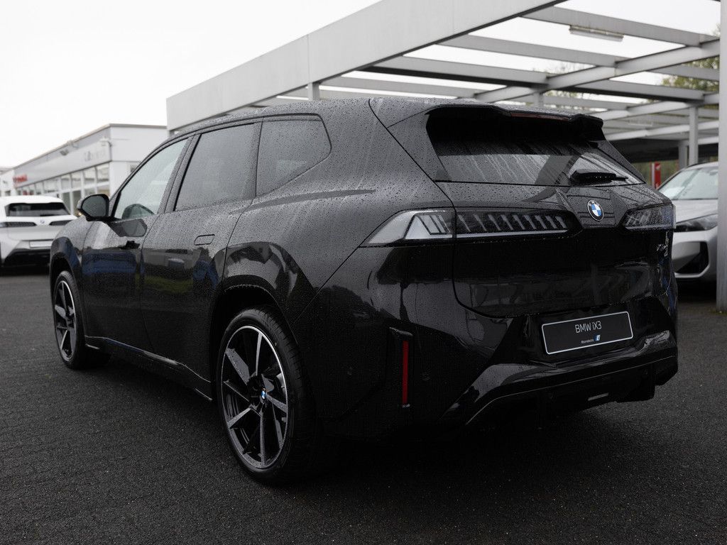 BMW iX3 - Bild 8