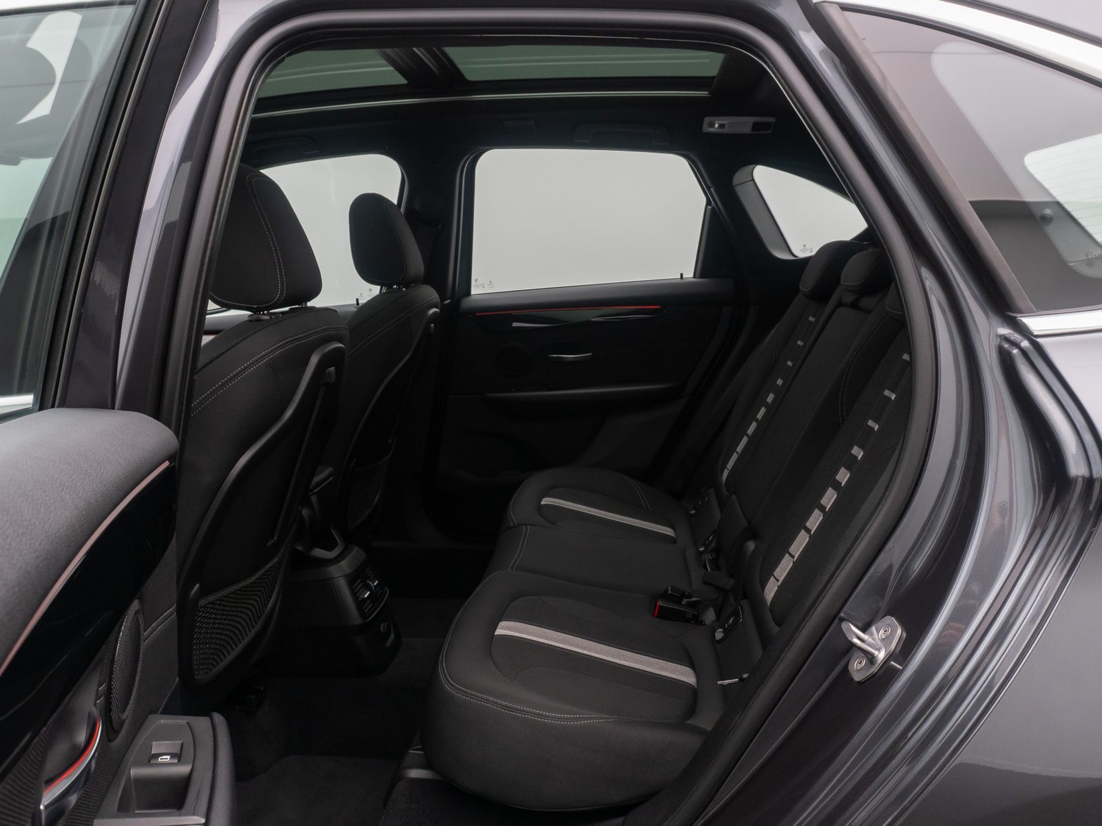 Fahrzeugabbildung BMW 218d Active Tourer Sport Line LED Kamera HiFi Pa