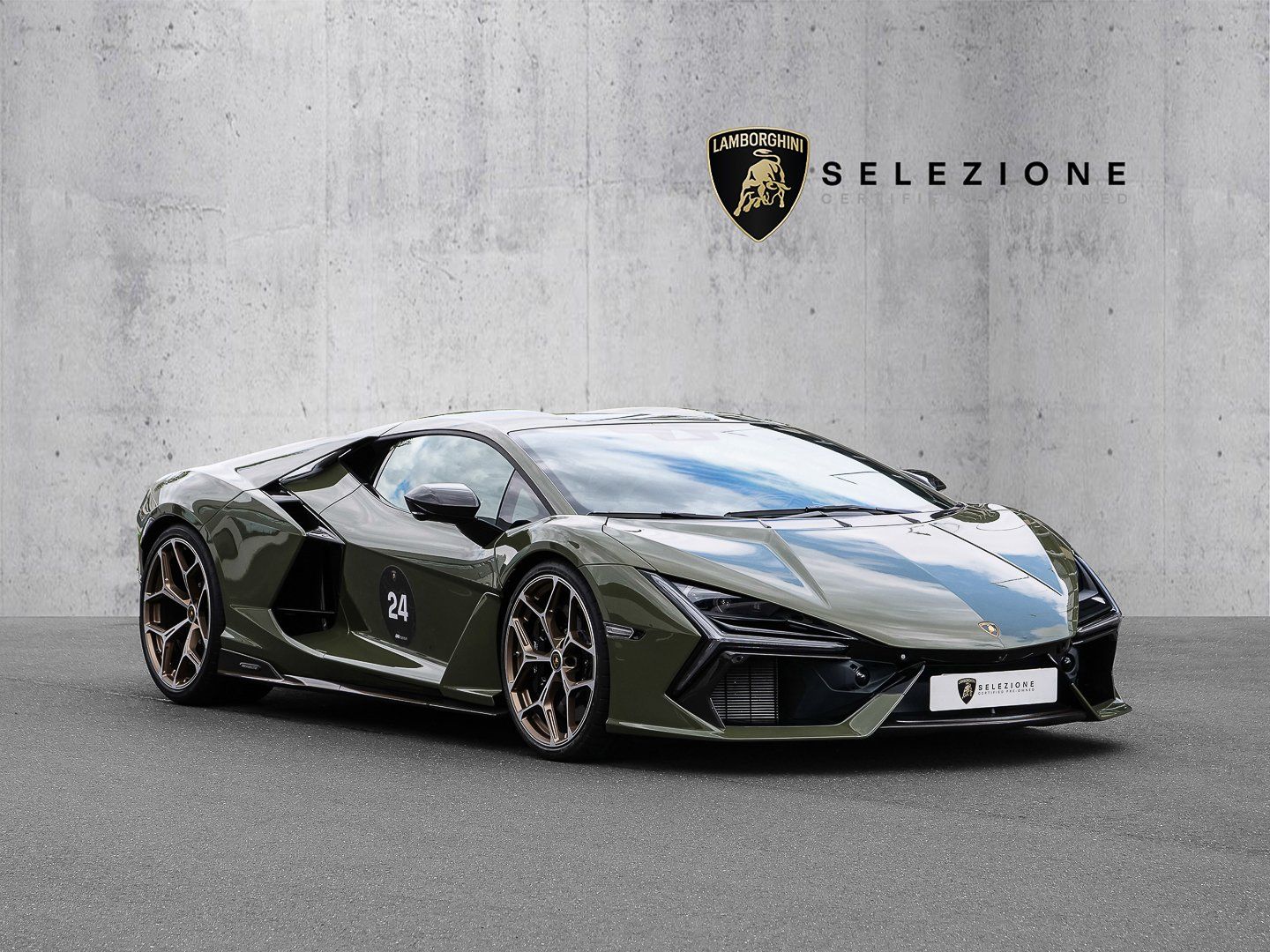 LAMBORGHINI Revuelto