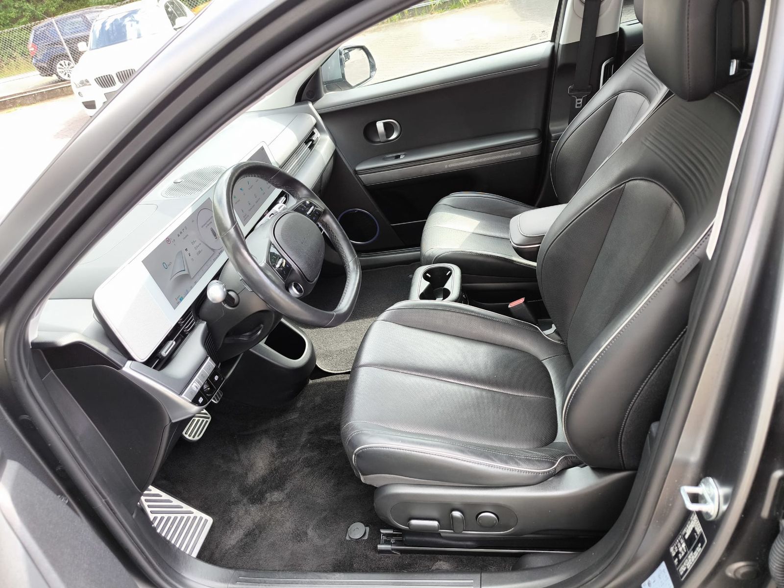 Fahrzeugabbildung Hyundai Ioniq 5 Uniq PANO+AHK+SHZ+HEADUP+NAV+ACC+360°+