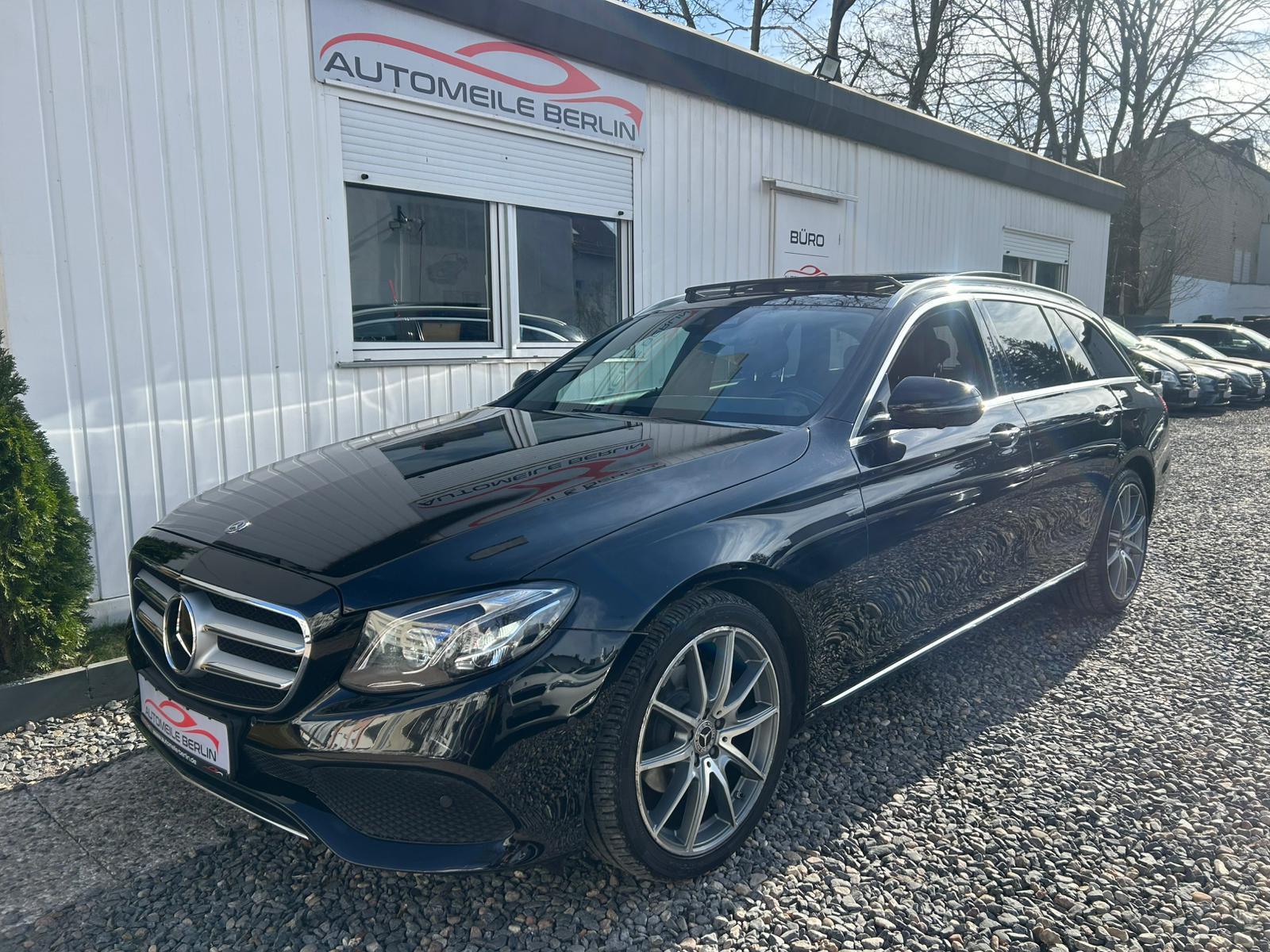Mercedes-Benz E 220Td Avantgarde"PANORAMA/BURMESTER/MULTIBEAM"