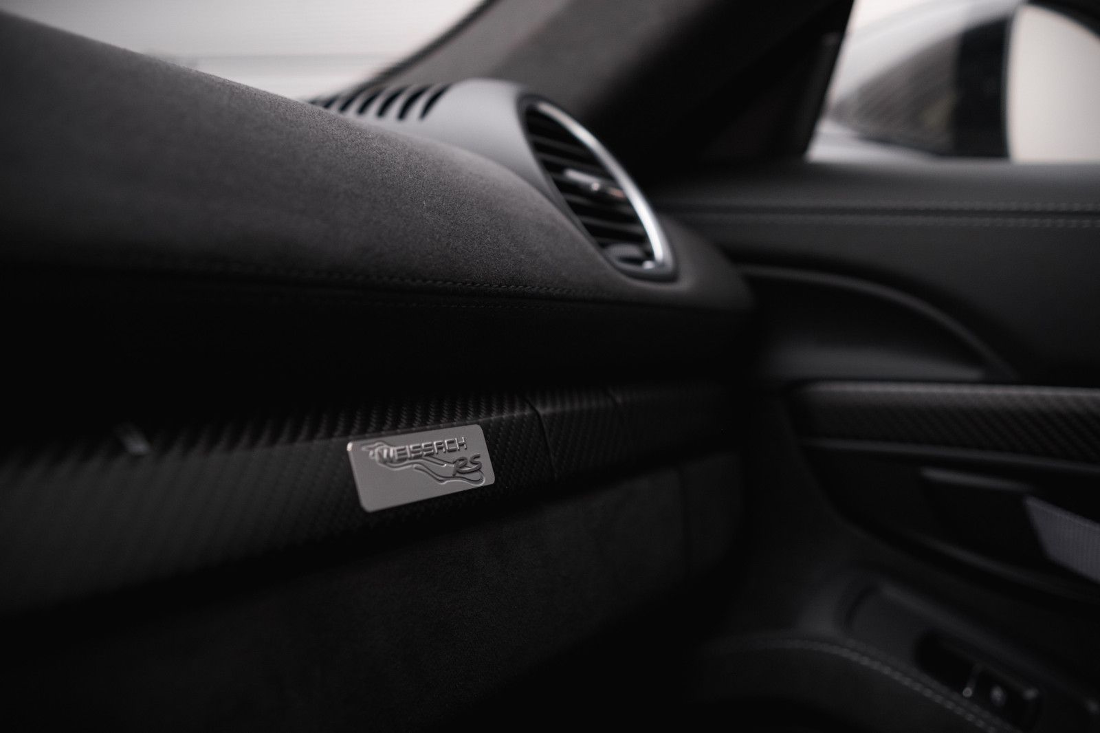 Fahrzeugabbildung Porsche 718 Cayman GT4 RS -Weissach-Kamera-Lift-PCCB