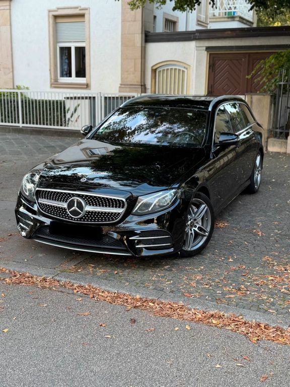 Image of Mercedes-Benz E 220