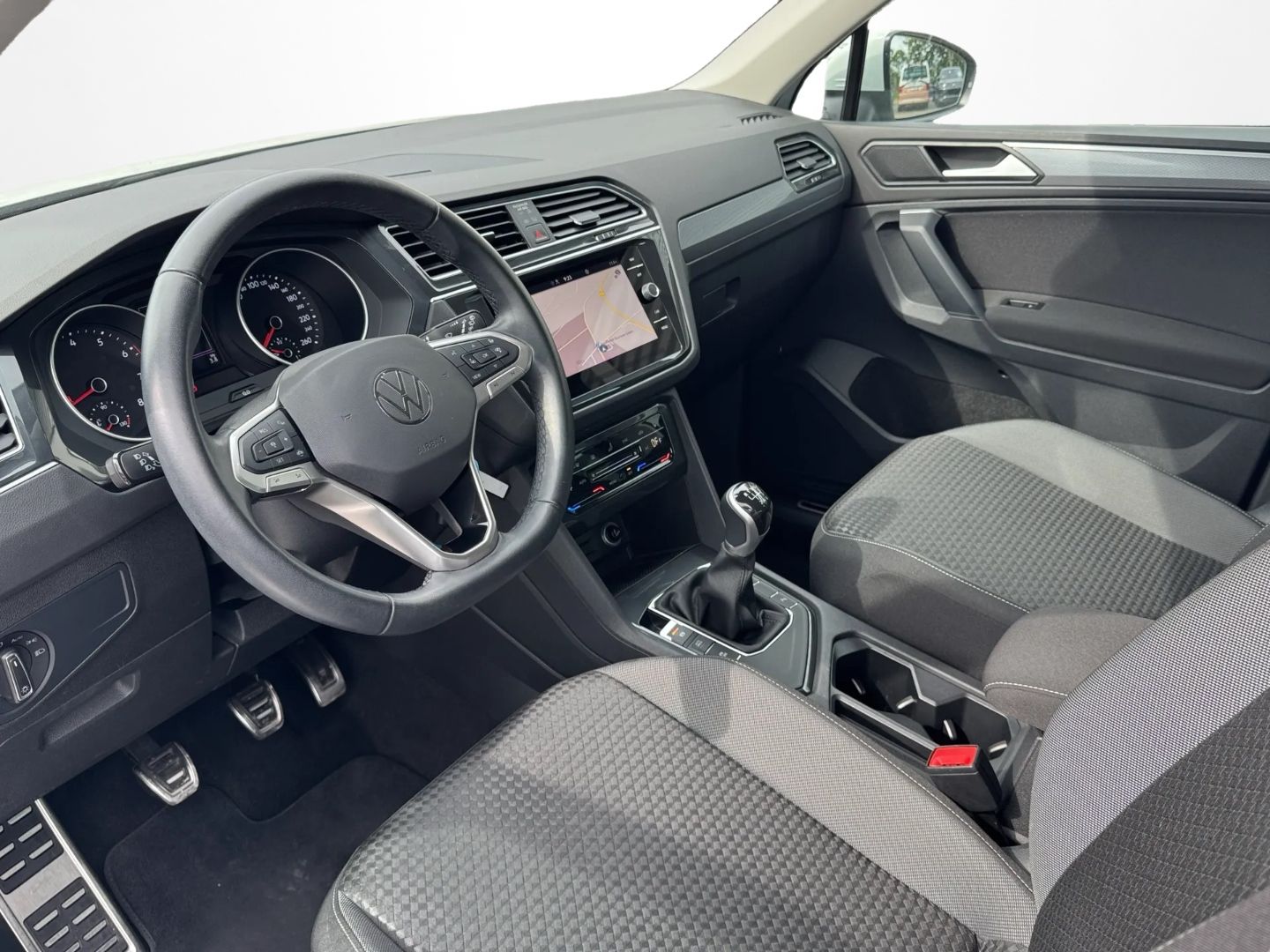 Tiguan 1.5 TSI "ACTIVE" *LED*NAVI*KAMERA*
