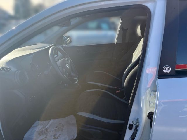 Fahrzeugabbildung Hyundai i10 Edition 30 +CARPLAY+SHZ+TEMPOMAT+RADIO+UVM+