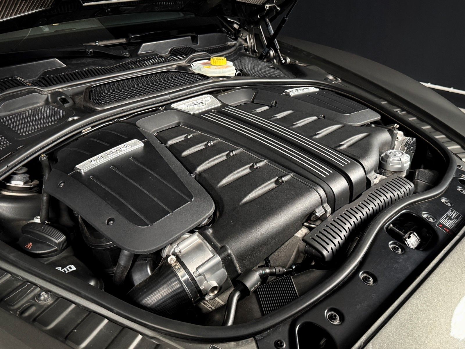 Fahrzeugabbildung Bentley Continental GT 6.0 W12 Speed 4WD Automatik