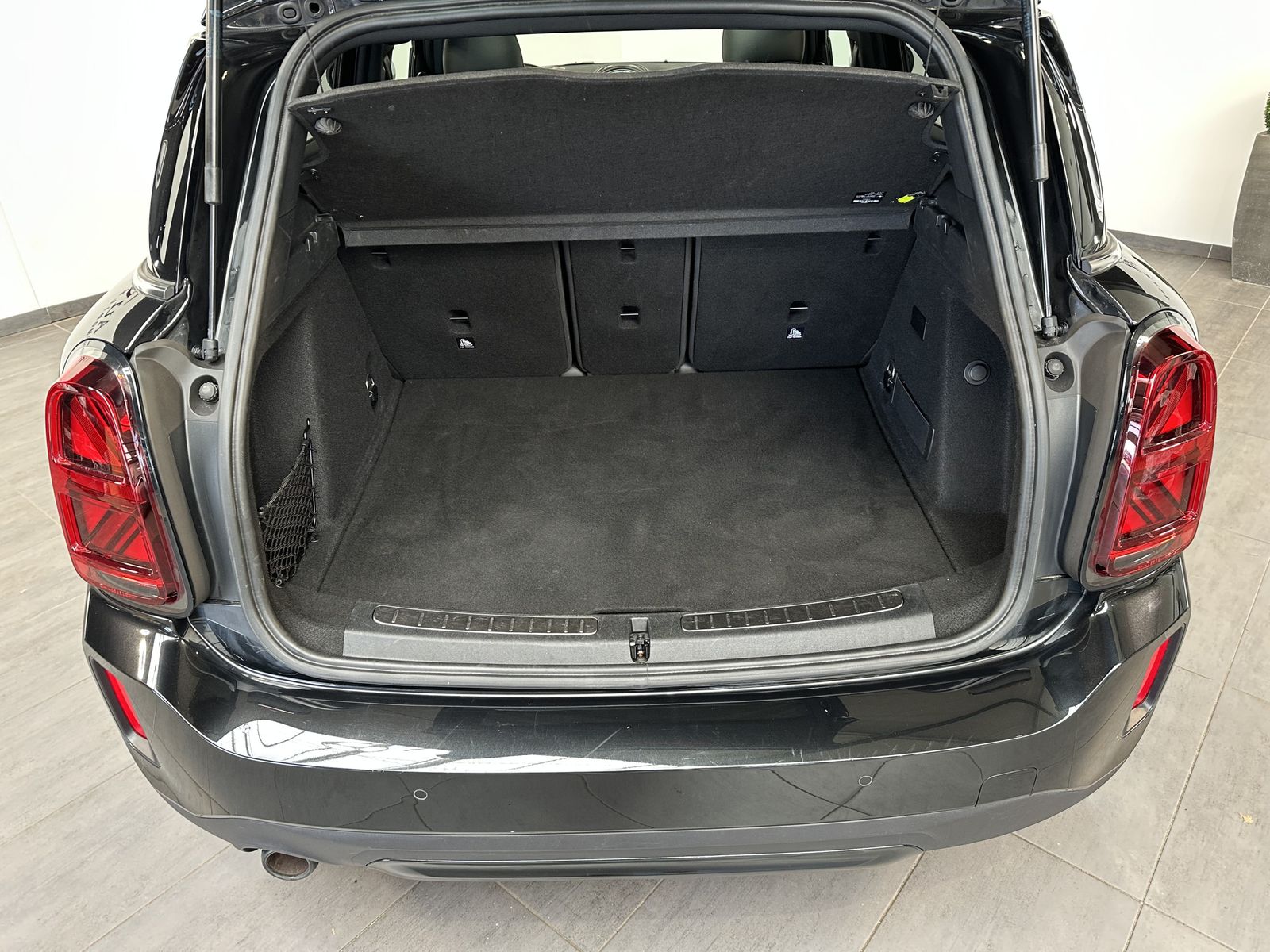 Fahrzeugabbildung MINI Cooper SE Countryman ALL4 NAV+LED+HUD+PANO+KAM